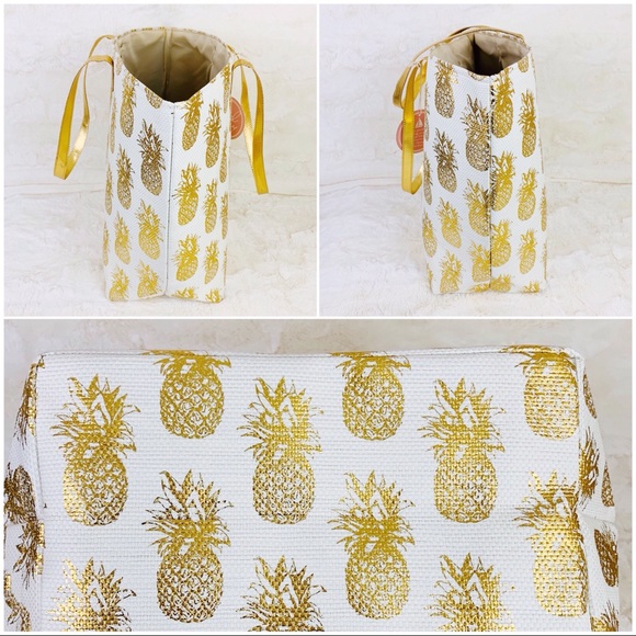 🎉 HOST PICK 🎉 Ivory & Gold Pineapple Beach Tote - Picture 7 of 7